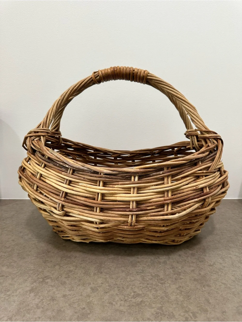 Vintage Rustic French Style Hand Woven Wicker Basket Harvest Gathering Handle